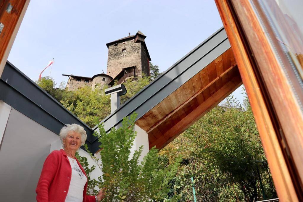 Zweizimmer-Wohnung Mit Schlossblick كيوزا المظهر الخارجي الصورة